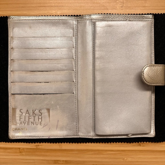 Authentic Chanel Caviar CC wallet in metallic - Picture 5 of 16